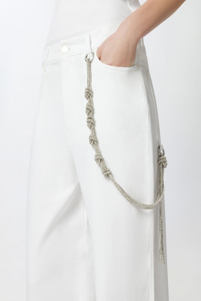 PANTALONI BIANCHI LARGHI LOOSE FIT CON CATENA GIOIELLO PINKO