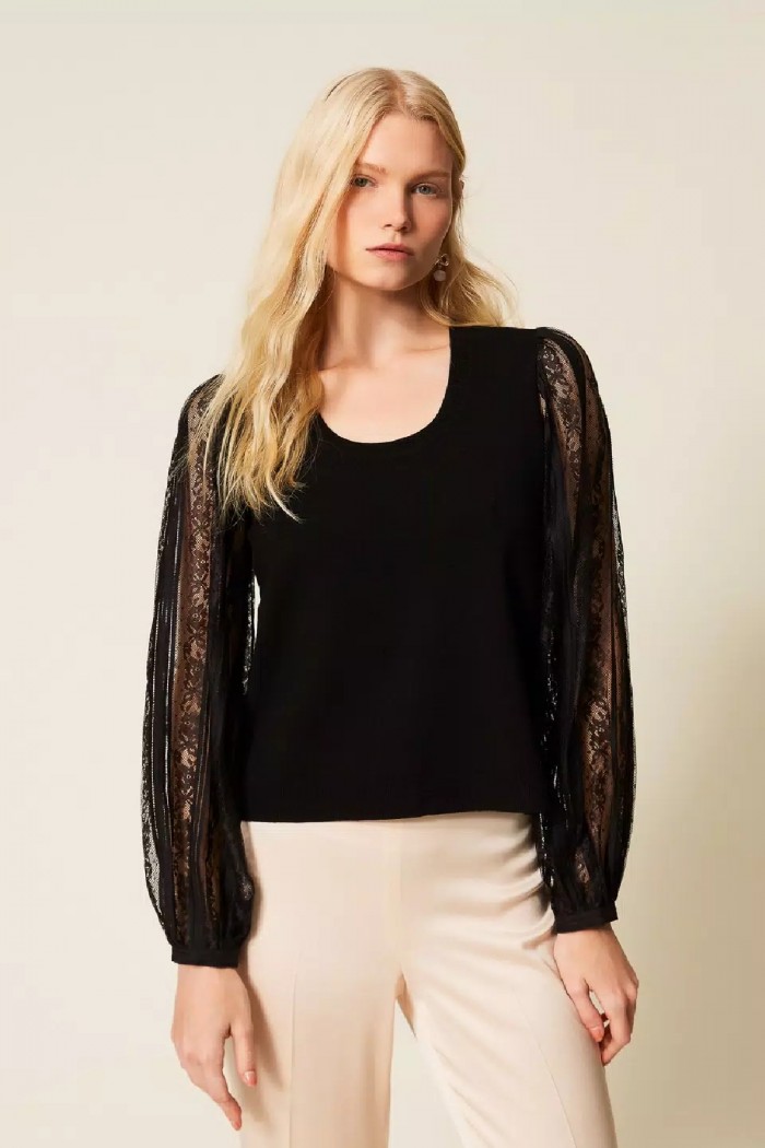 MAGLIA CON MANICHE IN PIZZO TWINSET