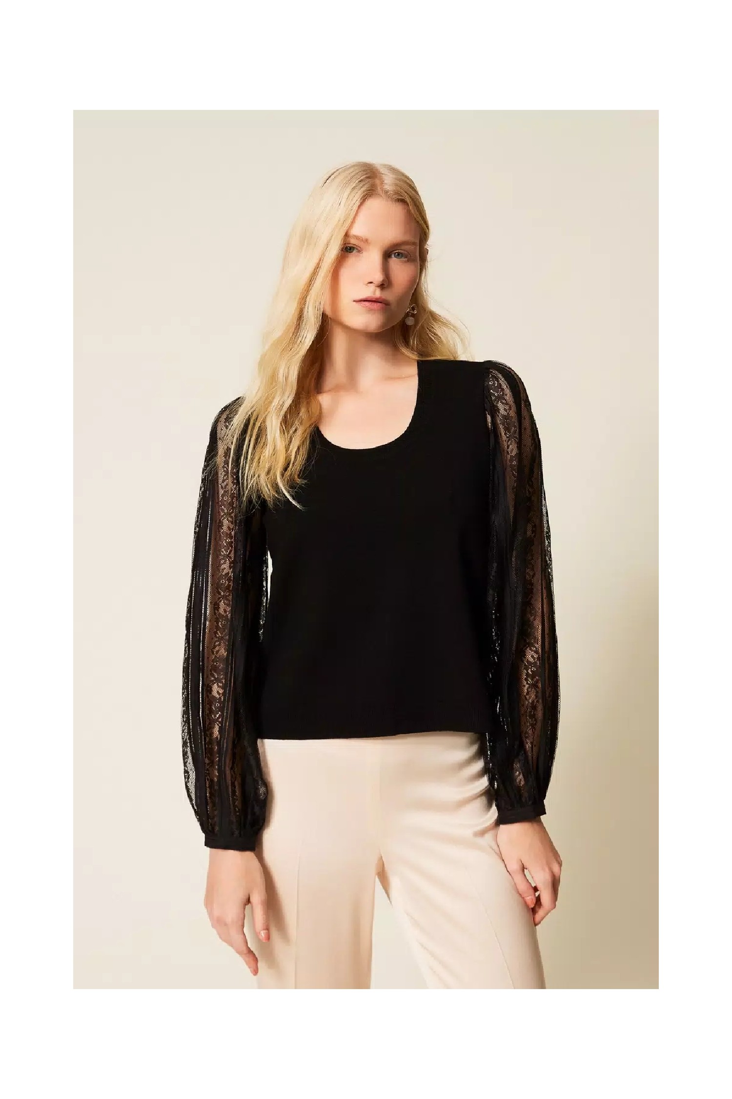 MAGLIA CON MANICHE IN PIZZO TWINSET