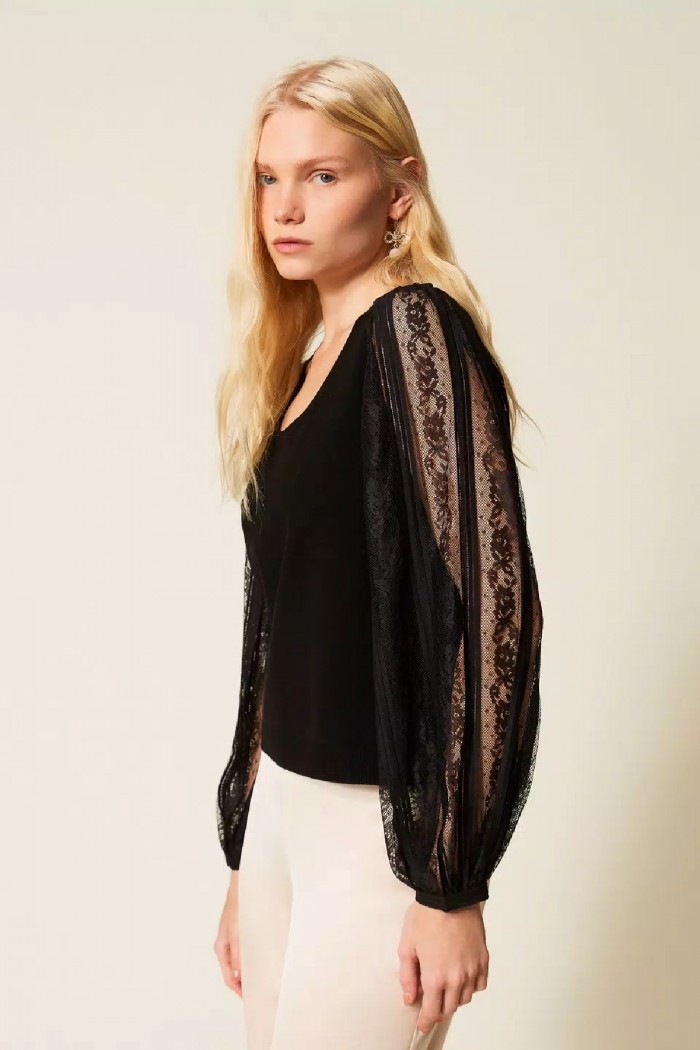 MAGLIA CON MANICHE IN PIZZO TWINSET