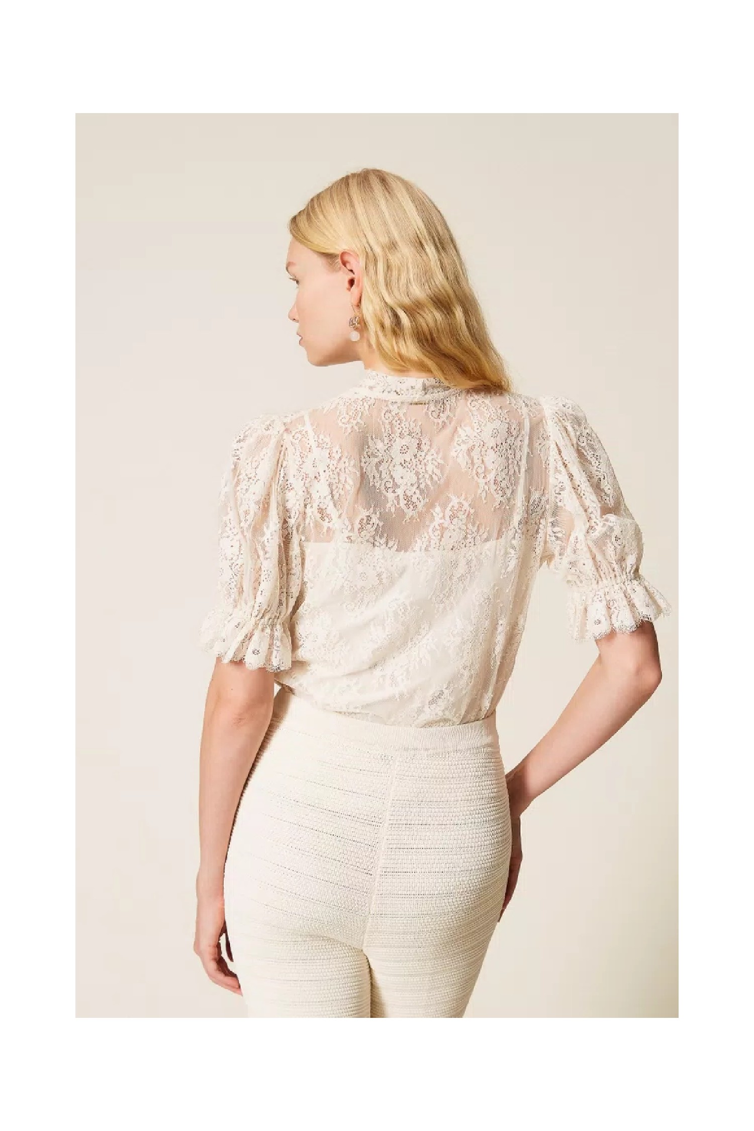 CAMICIA IN PIZZO CON FIOCCO TWINSET