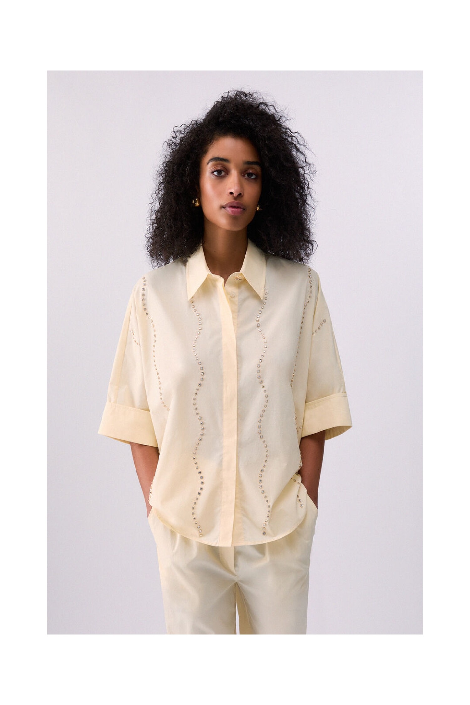 CAMICIA CON APPLICAZIONI GIOIELLO LIU JO
