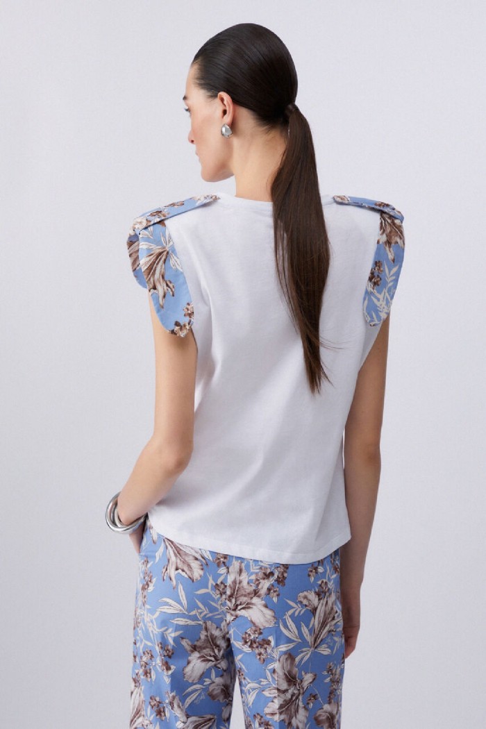 T-SHIRT CON SPALLINE IMBOTTITE LIU JO