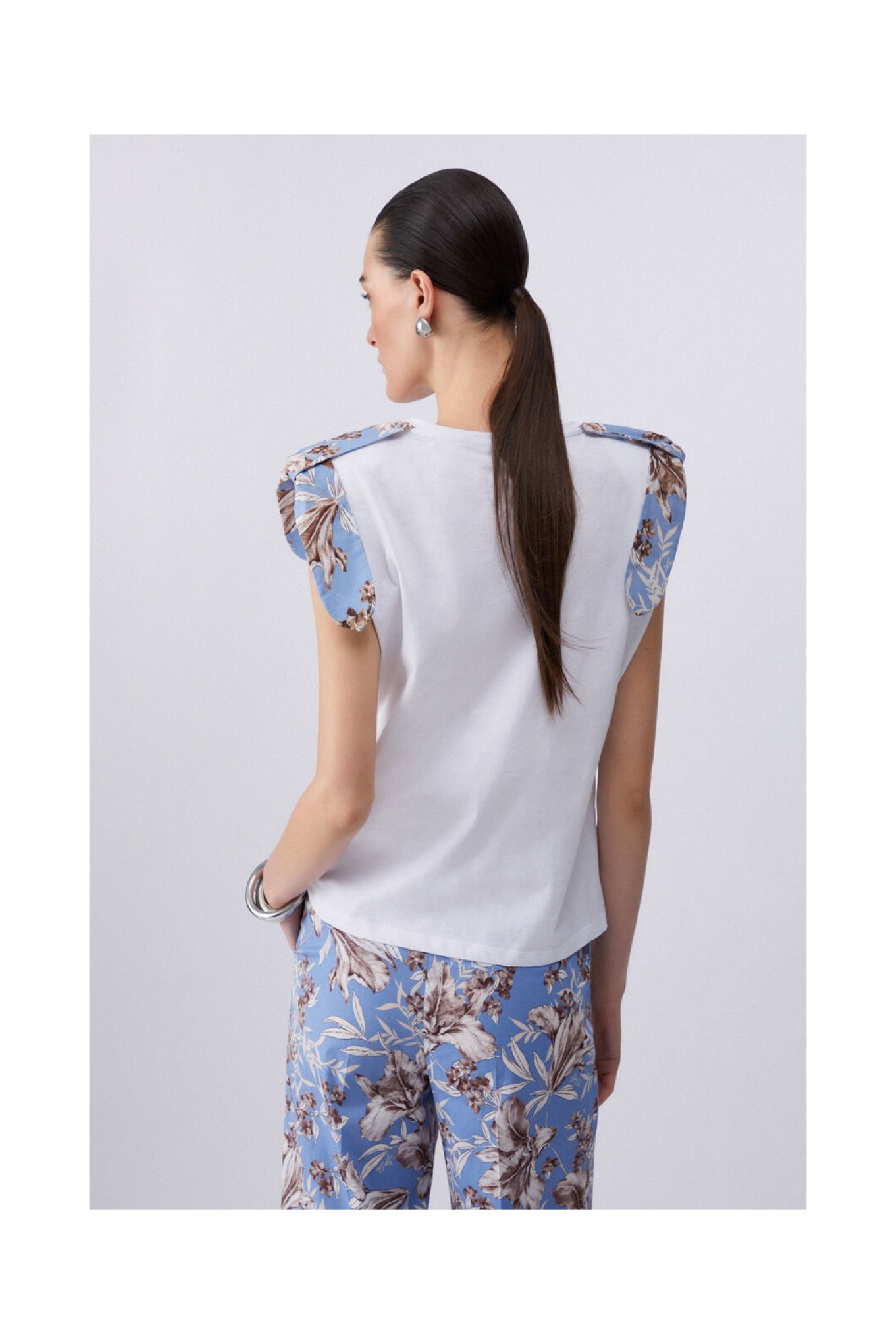 T-SHIRT CON SPALLINE IMBOTTITE LIU JO