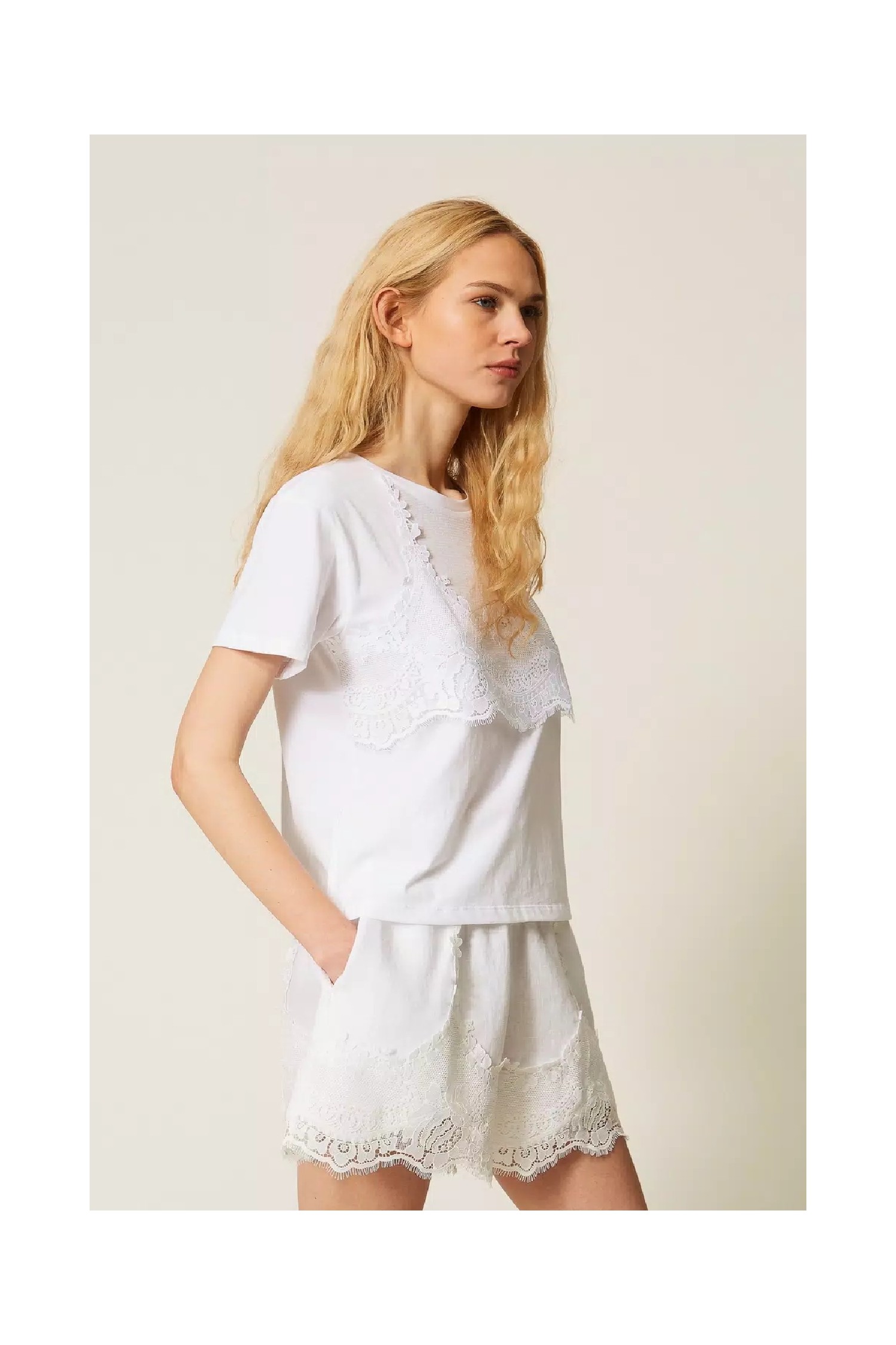 T-SHIRT CON PIZZO TWINSET