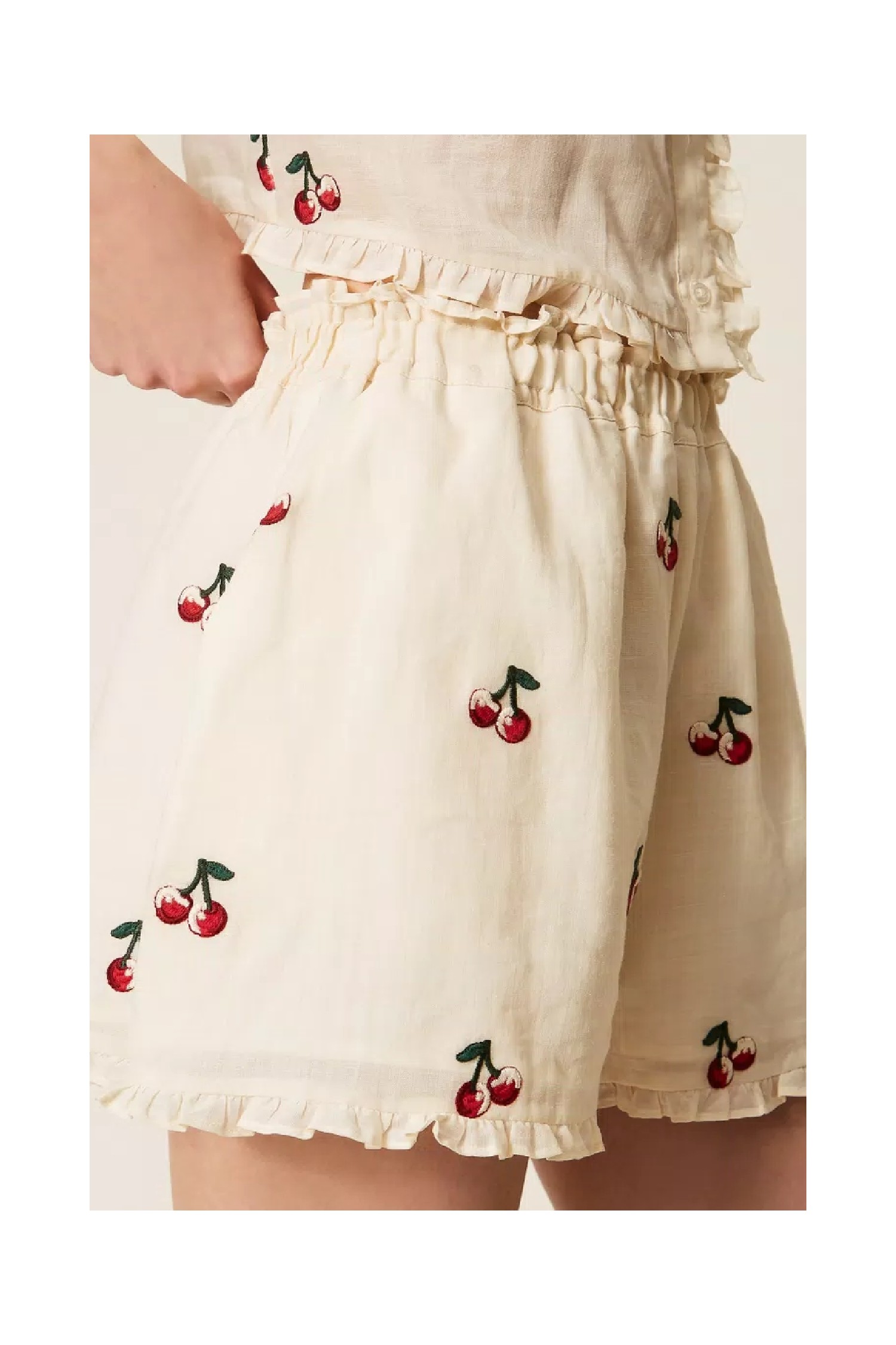 SHORTS IN RAMIE' CON RICAMO CILIEGIE TWINSET