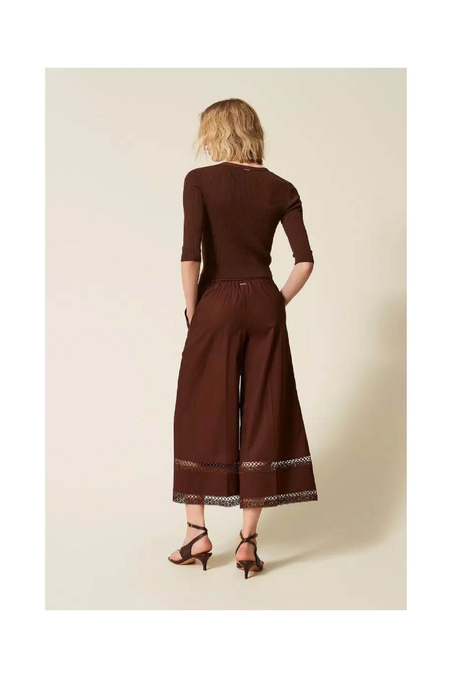 PANTALONI AMPI IN POPELINE CON RICAMO TWINSET