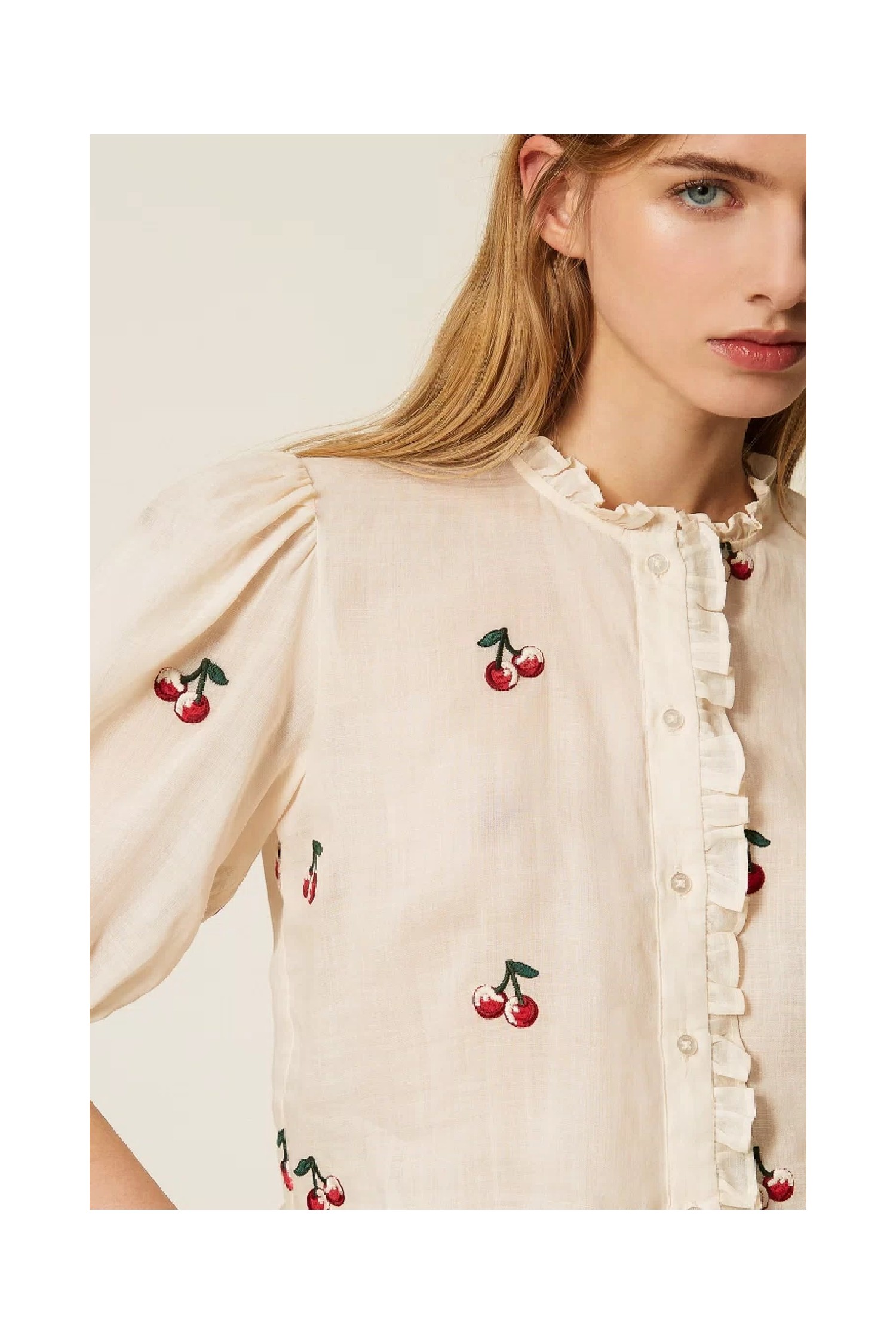 CAMICIA CROPPED IN RAMIE' CON RICAMO CILIEGIE TWINSET