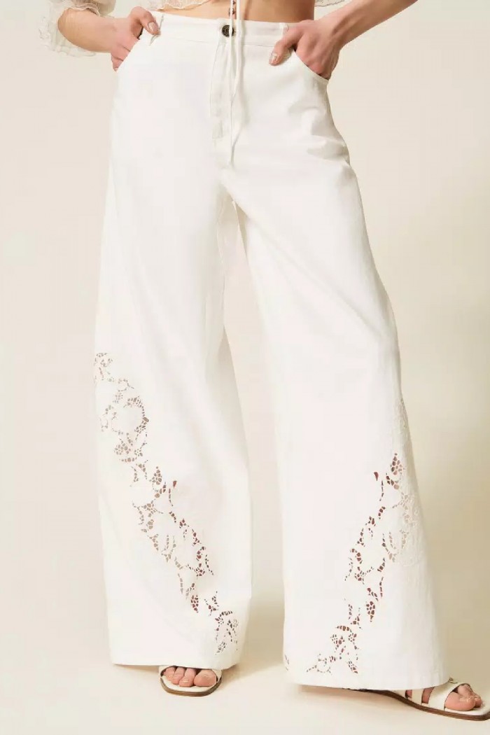 PANTALONI  IN BULL CON RICAMATO TWINSET