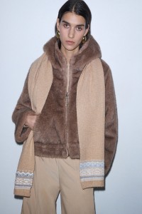 SCIARPA JACQUARD CON CRISTALLI LIU JO