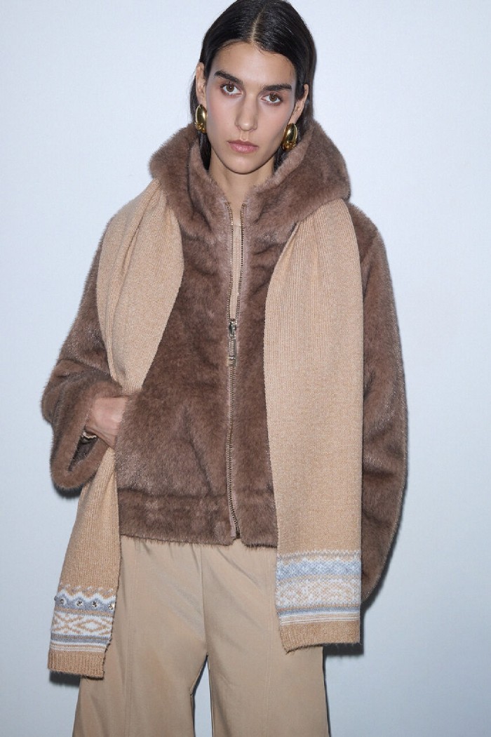 SCIARPA JACQUARD CON CRISTALLI LIU JO
