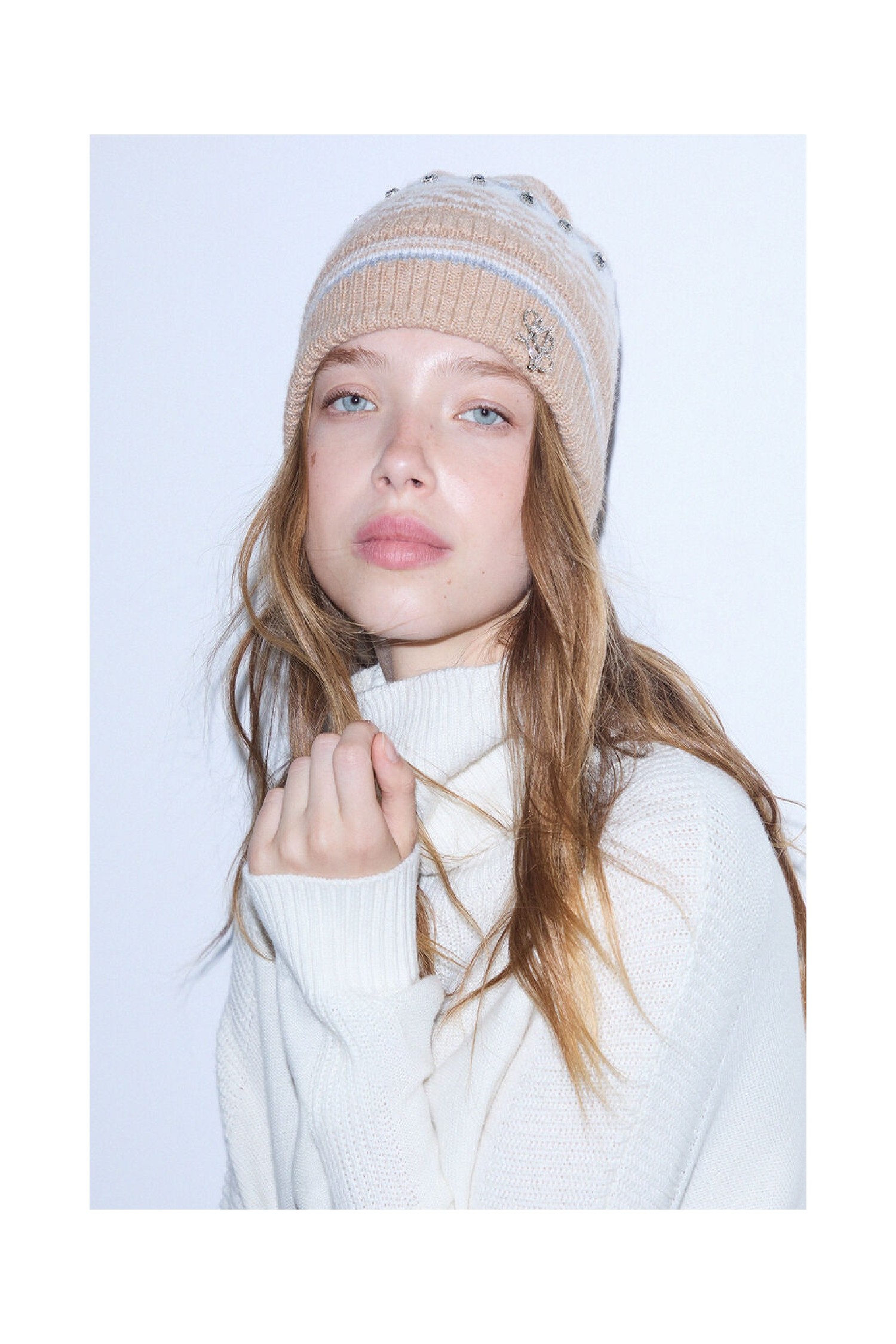 CAPELLO JACQUARD CON CRISTALLI LIU JO