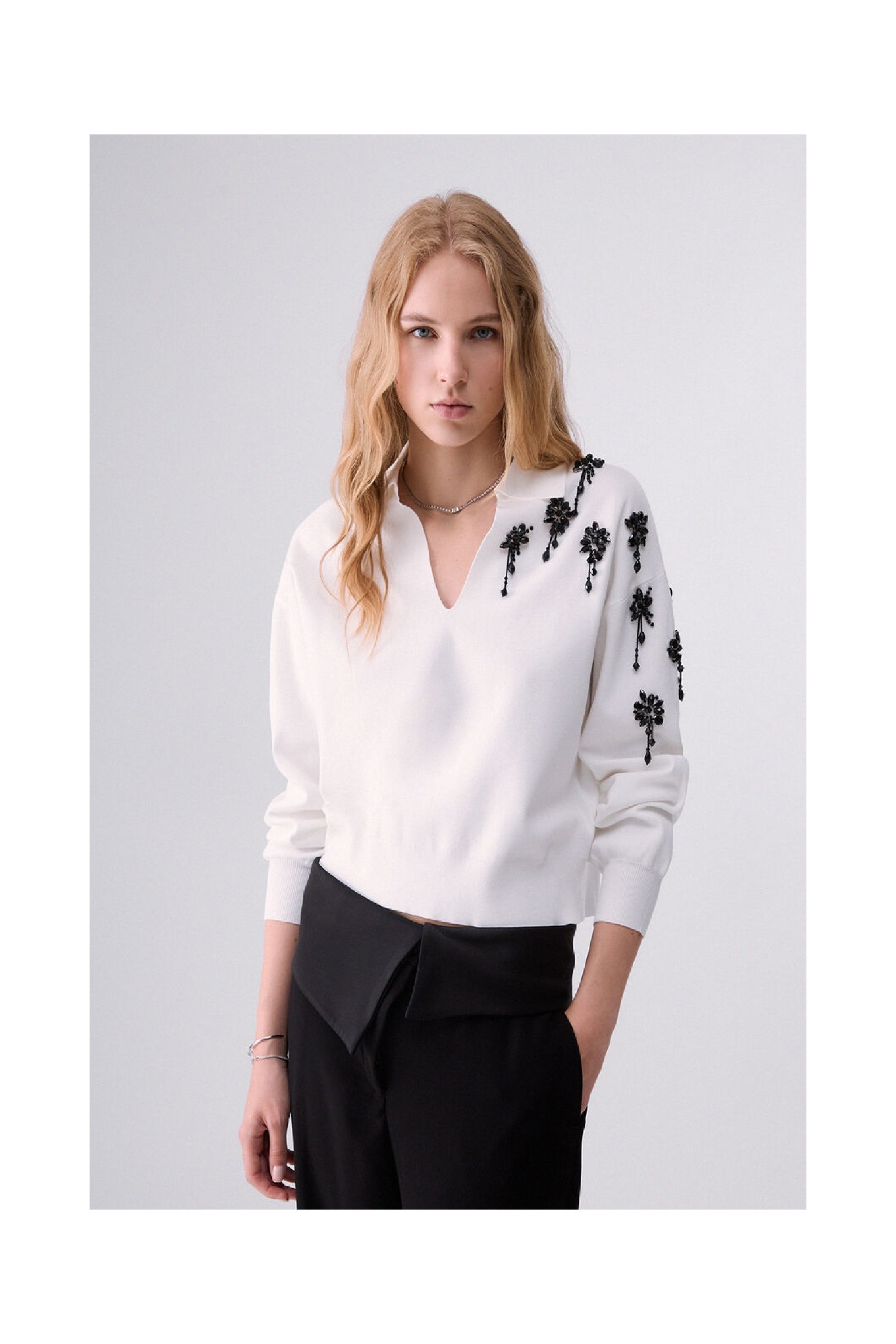  MAGLIA CON RICAMI GIOIELLO LIU JO